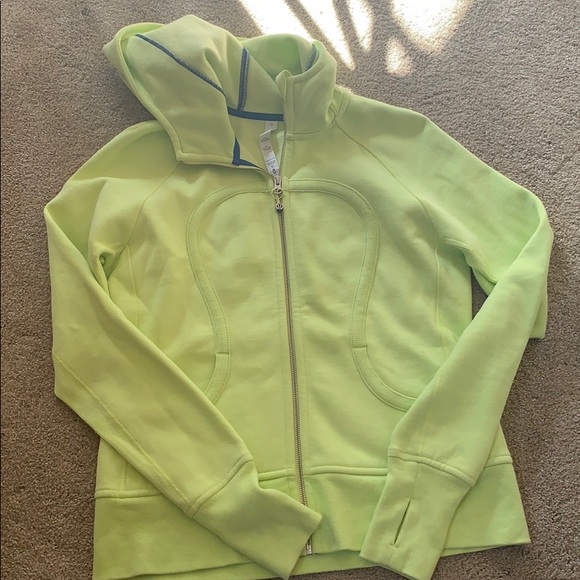 lululemon athletica Tops - WORN ONCE LULULEMON SCUBA HOODIE lululemon athletica Tops - WORN ONCE LULULEMON SCUBA HOODIE